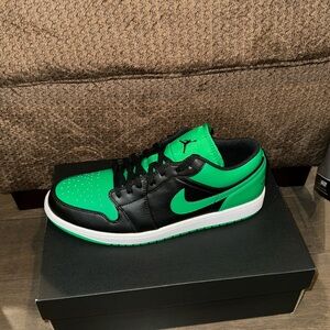 AIR JORDAN 1 LOW  BLK/GREEN